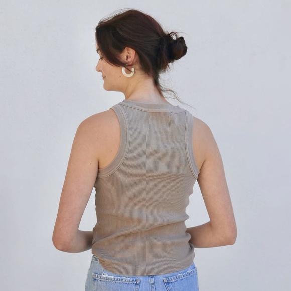 Citizens of Humanity Isabel Rib Tank in “Sandatlas” - Picture 5 of 5